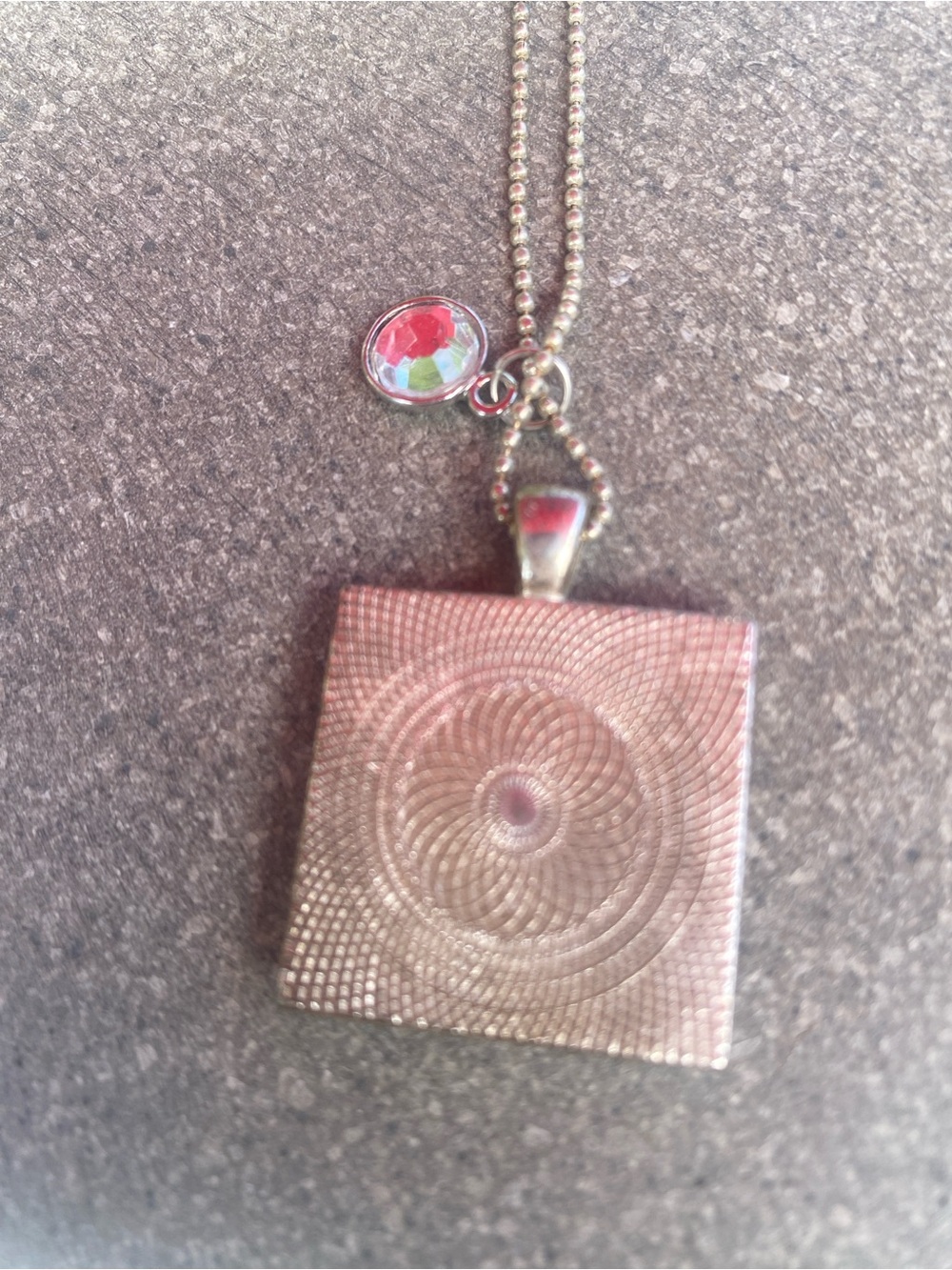 Hollywood Oscar Pendant Necklace with clear Crystal Charm - Picture 3 of 8
